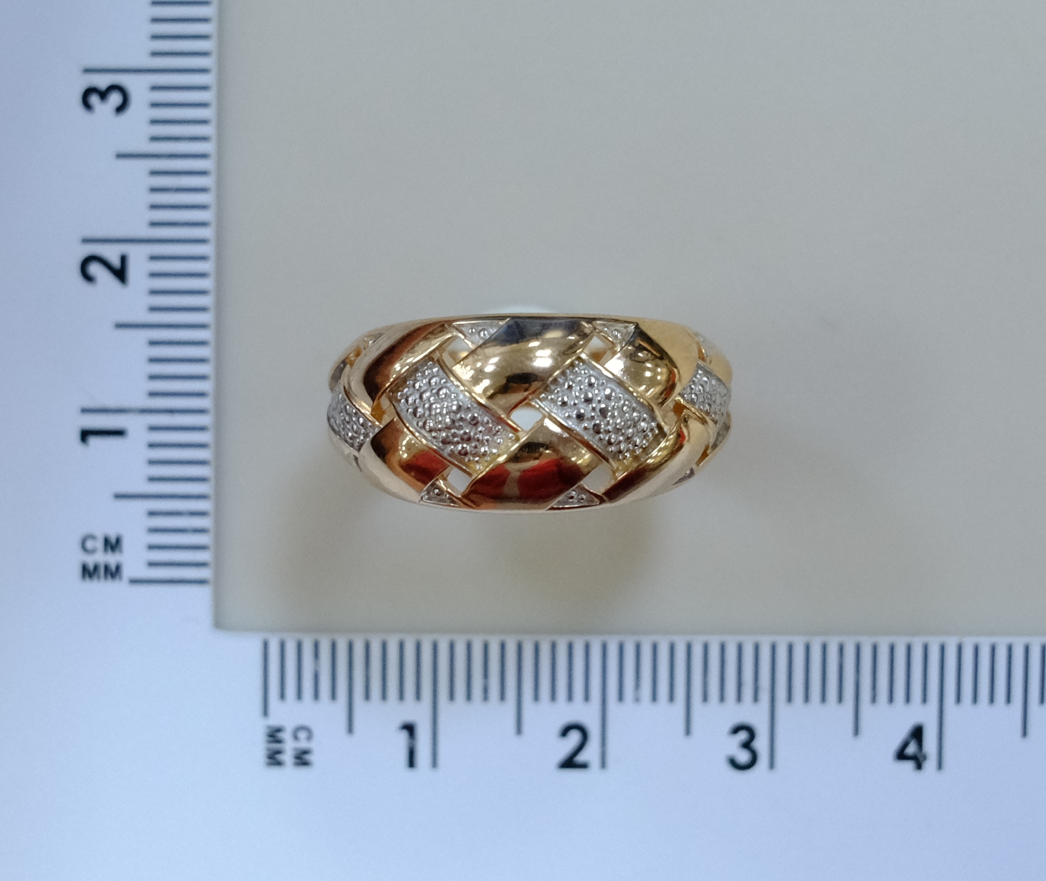Серебряное кольцо с бриллиантом